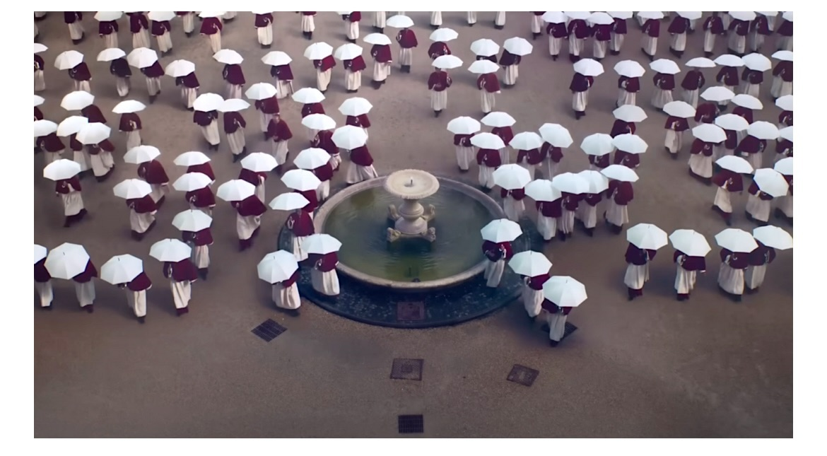 Umbrella scene Conclave